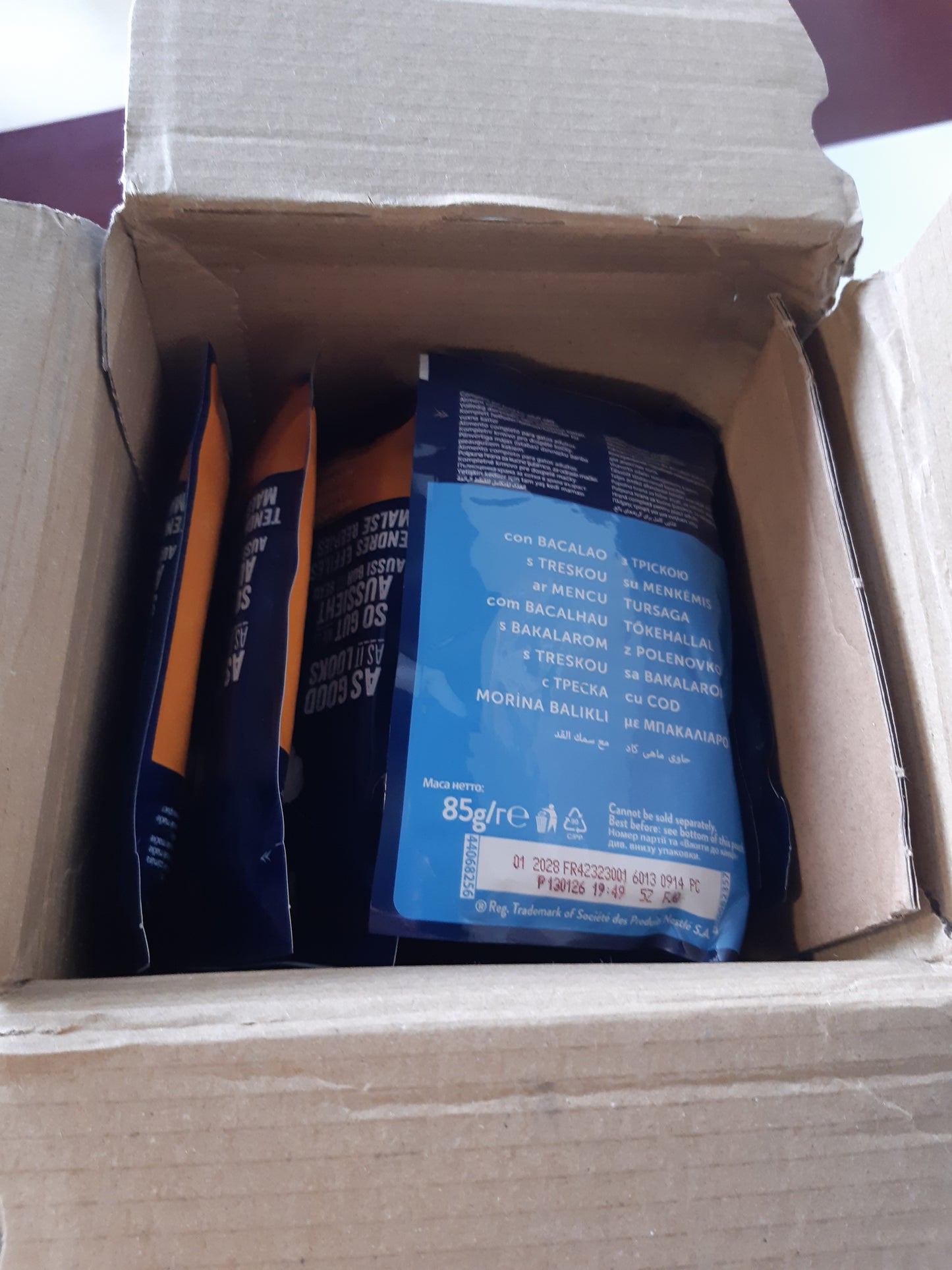 256232 - FELIX Copa të buta në pelte për mace të rritura, Recetë 100% e plotë dhe e ekuilibruar, Përzgjedhje me salmon, pulë, rosë dhe merluc, Kuti me 44 x 85g