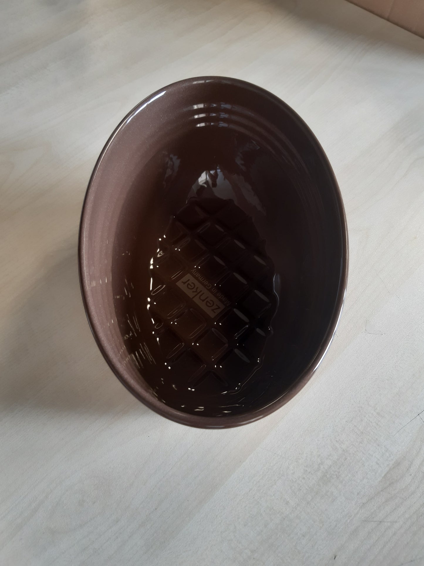 168343 - ZENKER Tavë Pjekjeje për Bukë, Smalt, Ngjyrë Kafeë Gështenje, Kapacitet 2000 ml, Dimensionet 265 x 165 x 92 mm, Rezistent ndaj Nxehtësisë deri në +400 °C, e Përshtatshme për Lavastovilje
