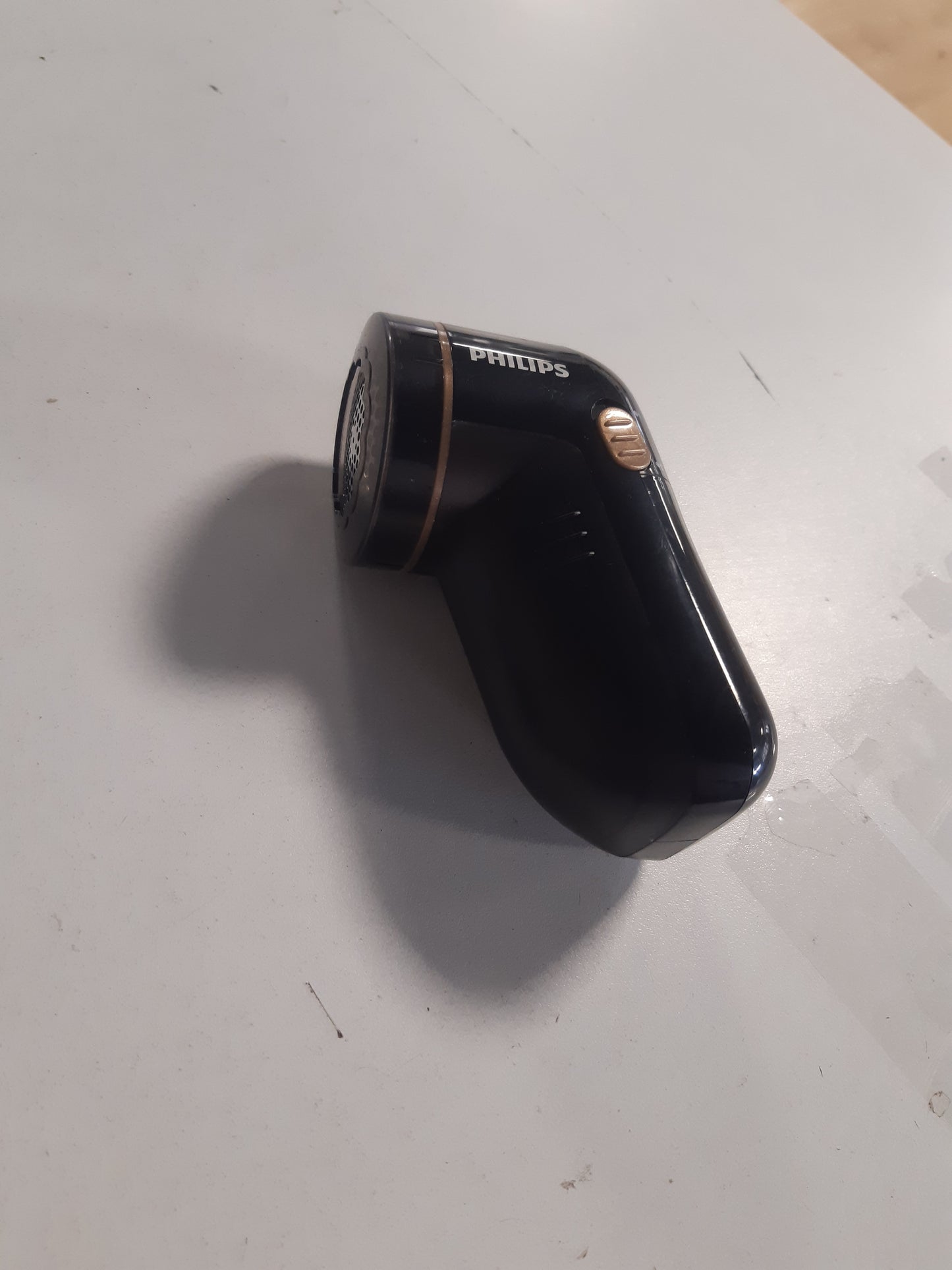 223819 - PHILIPS Heqës pushi, 8800 RPM, Teh i madh, 3 madhësi rrjete, i sigurt për të gjitha pëlhurat, Enë që pastrohet lehtë, Funksionon me 2 bateri AA, Dizajn kompakt (GC026/80)