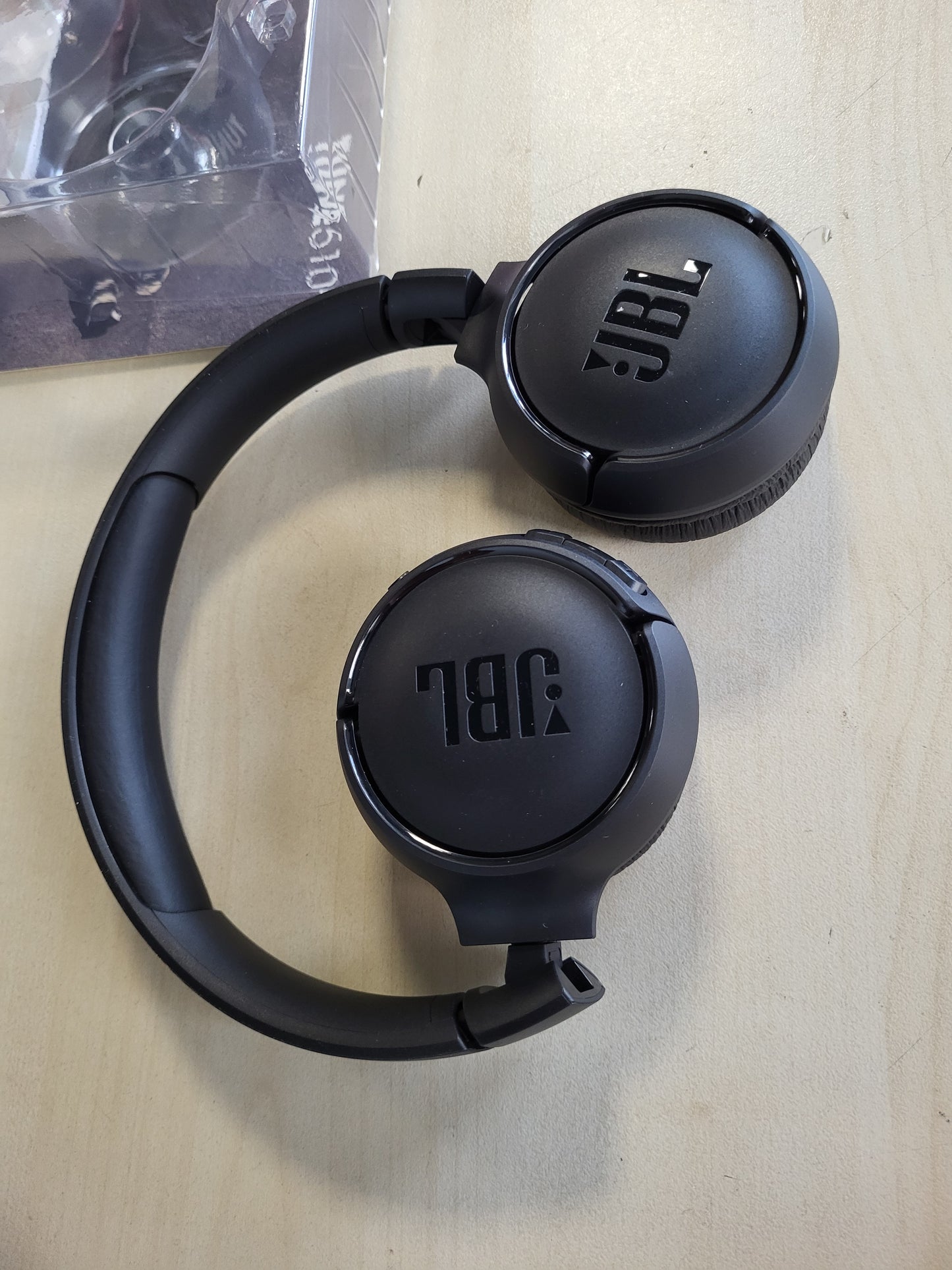 268062 - JBL Kufje Tune 510 BT Bluetooth On-Ear, të zeza, palosshme, deri në 40 orë jetëgjatësi e baterisë