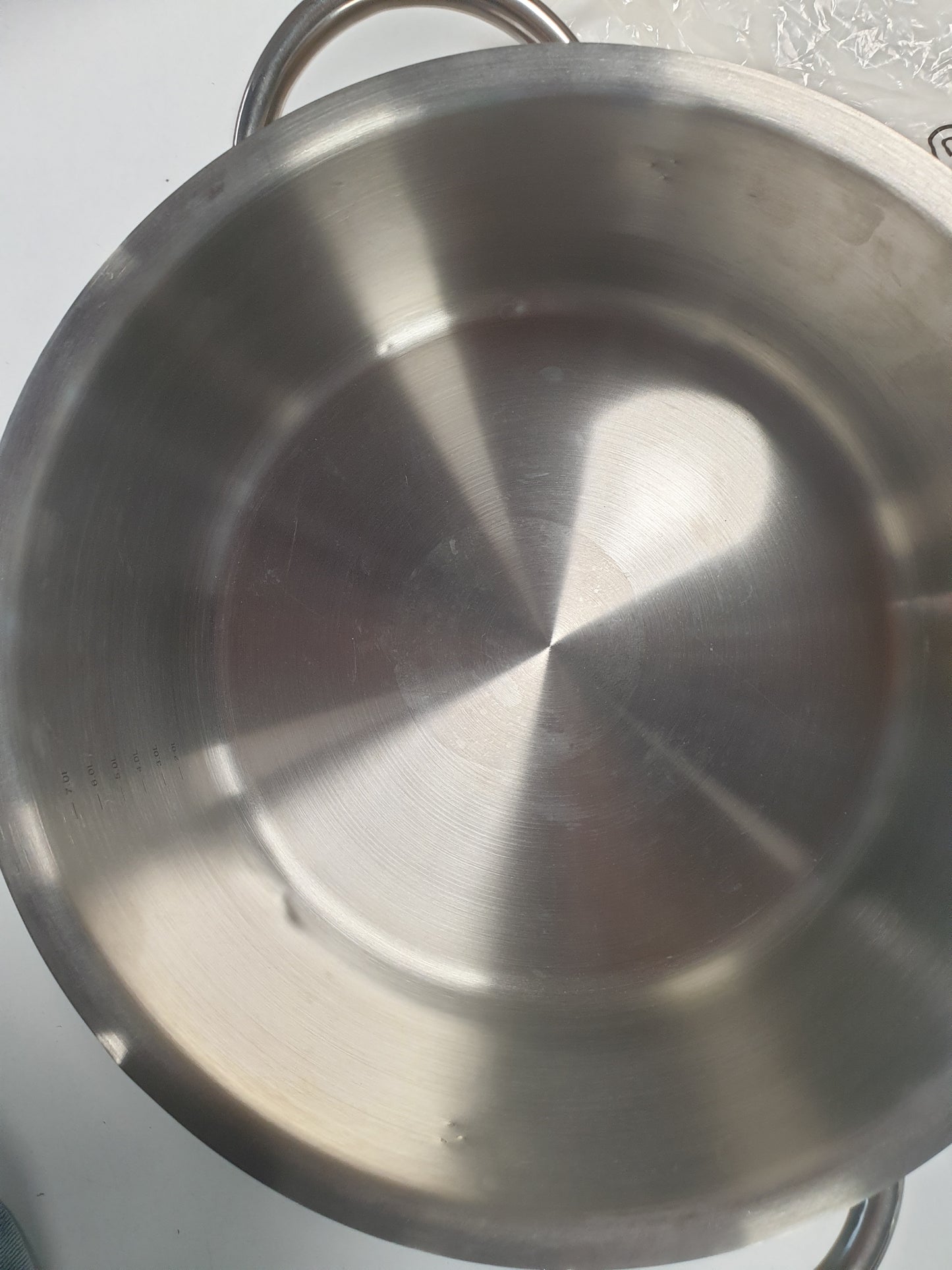 217200 - DE BLERËSI - Ena për tenxhere PRIM'APPETY prej çeliku inox (pa kapak) - 28 cm - Pa PFAS, Çelik inox i gradës profesionale 18/10, Bazë e trashë magnetike për gatim të kontrolluar, e përshtatshme për të gjitha sobat dhe furrat