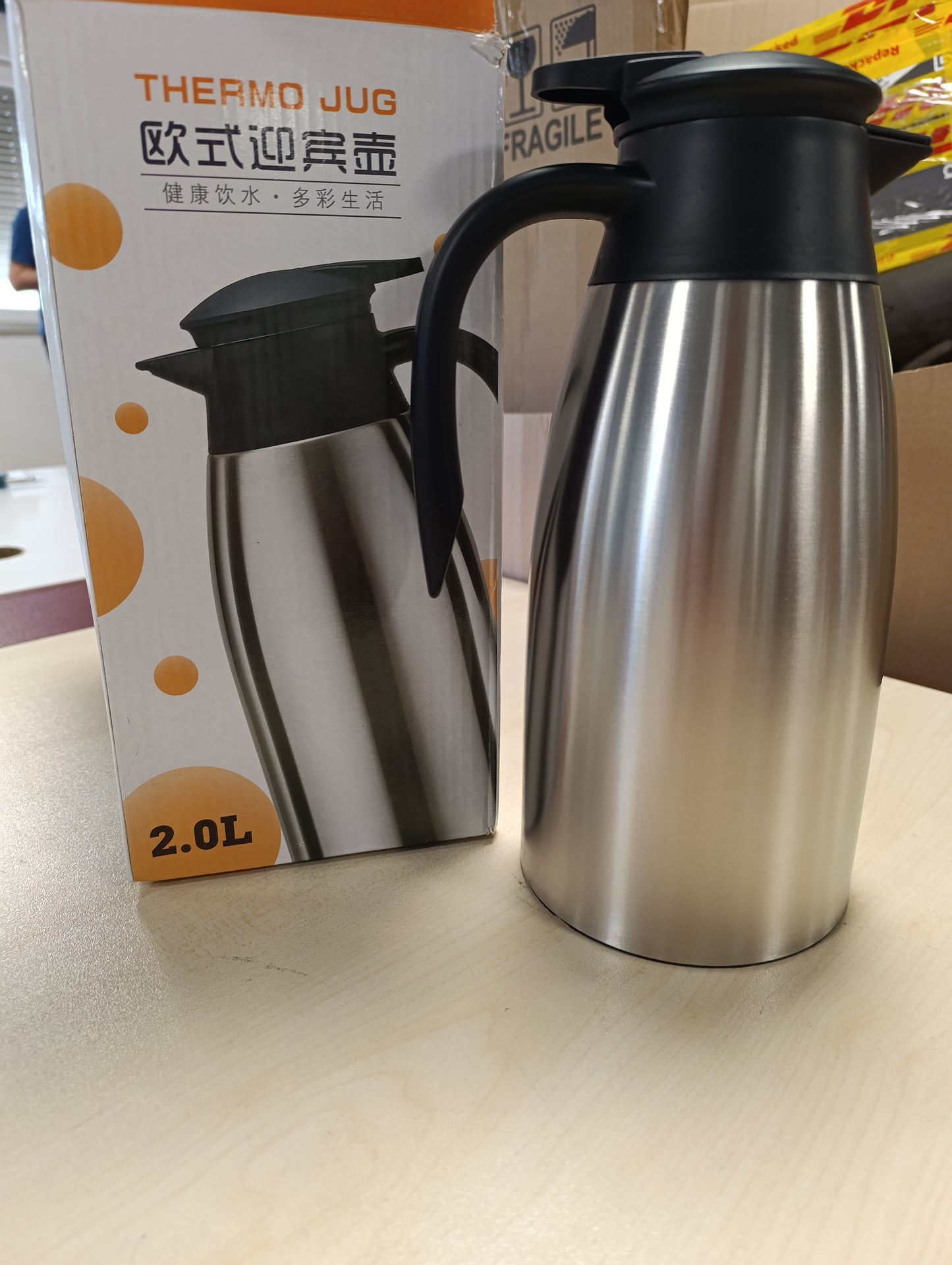 214922 - Termos 2 litra, Enë termike prej çeliku inox, Mban pijet të ngrohta për 24 orë
