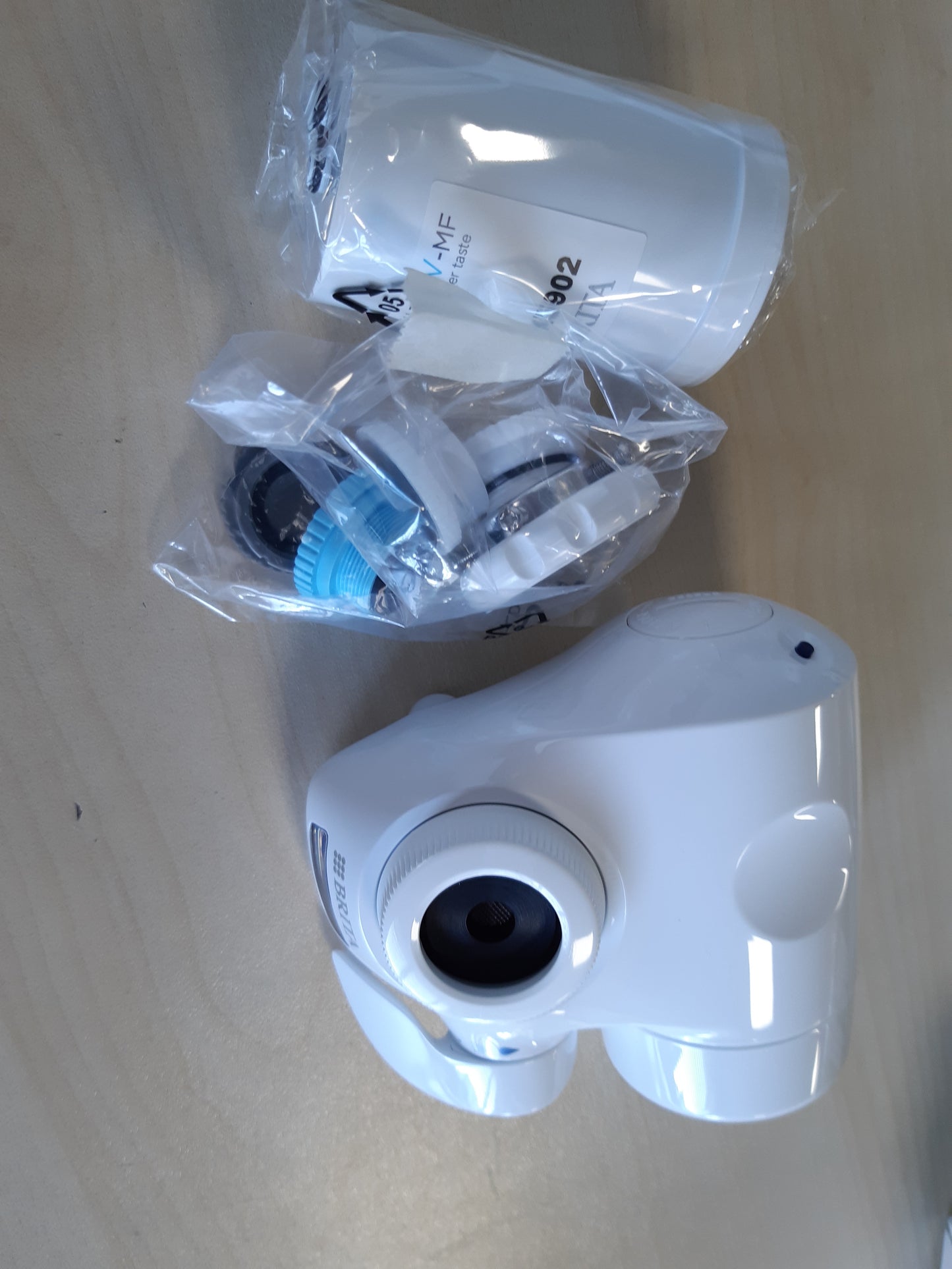 250344 - BRITA ON TAP Pro V-MF Sistemi i Filtrimit të Ujit, 1 fishek filtri (600L), 99.99% pa baktere, zvogëlon PFAS, përfshin kohëmatësin dixhital LCD me numërim mbrapsht
