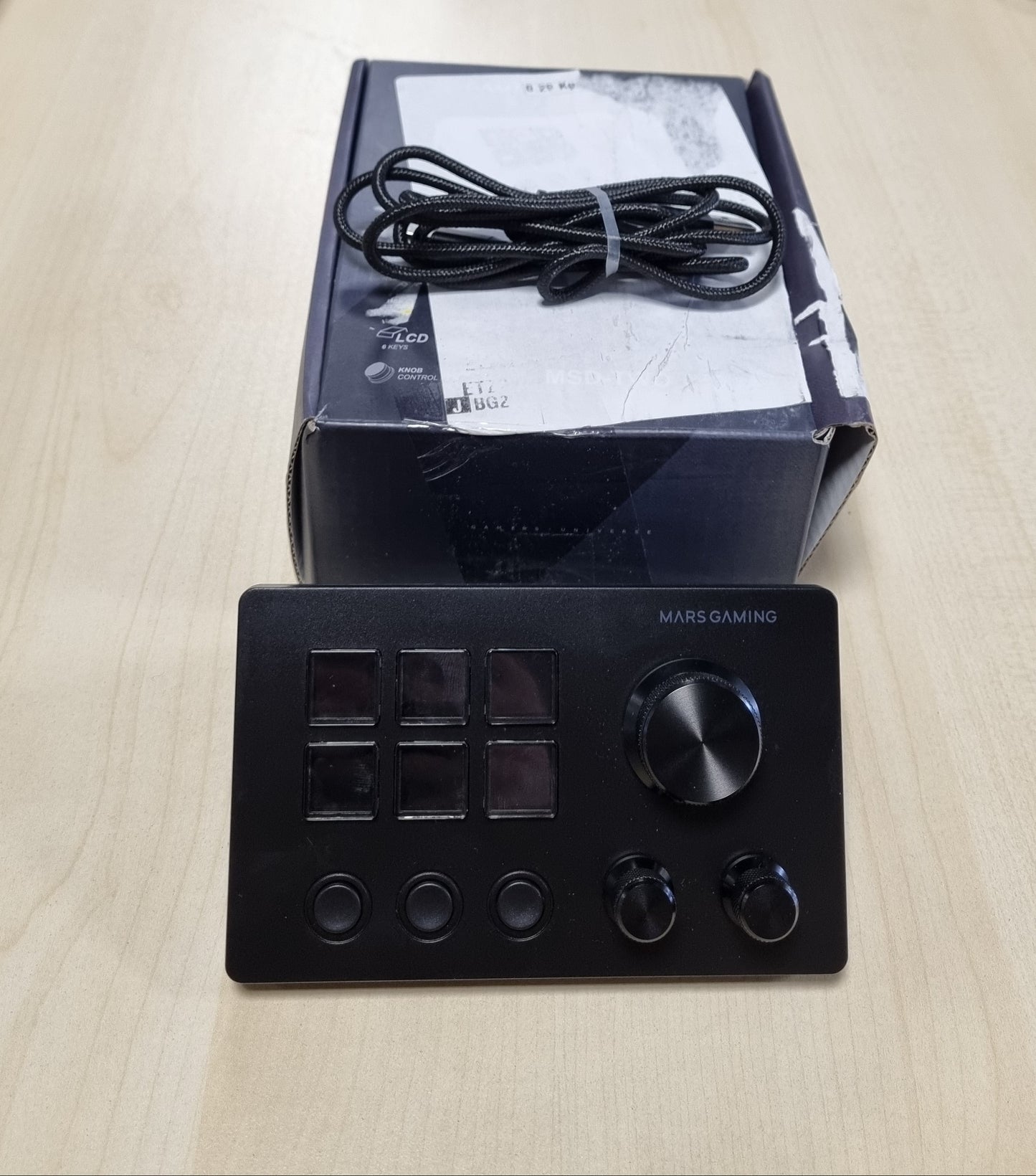 188876 - MARS GAMING MSD-TWO, Platformë Kontrolli Kompakte me 6 Taste LCD + 3 Butona, 3 Rrota Shumëfunksionale, Përdoret me Windows dhe MacOS, Ngjyra E Zezë