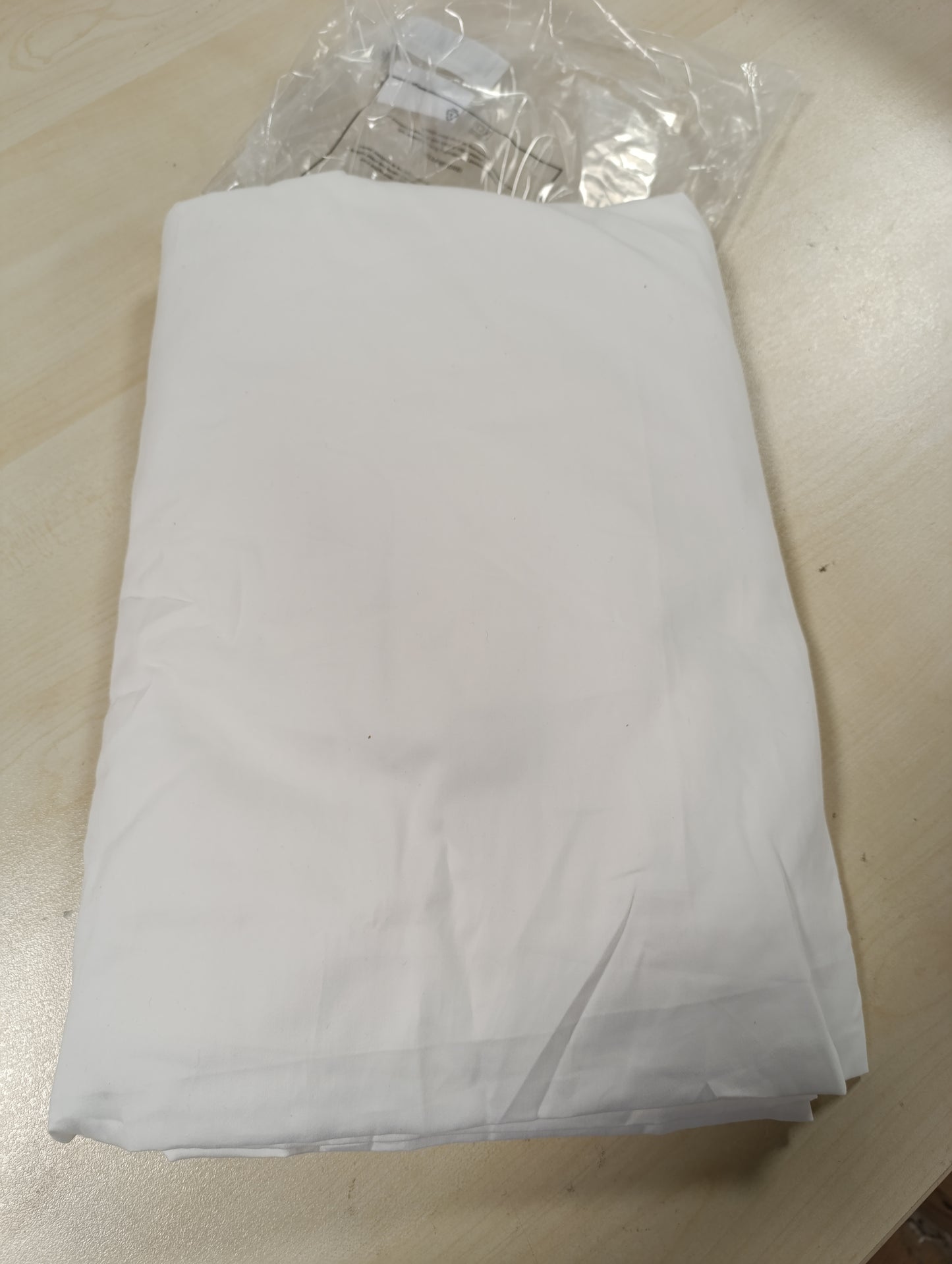 217312 - JOTEX - Mbulesë krevati Zack Satin Volant, 100% pambuk organik, lartësia 45 cm, e bardhë, 180 x 200 cm