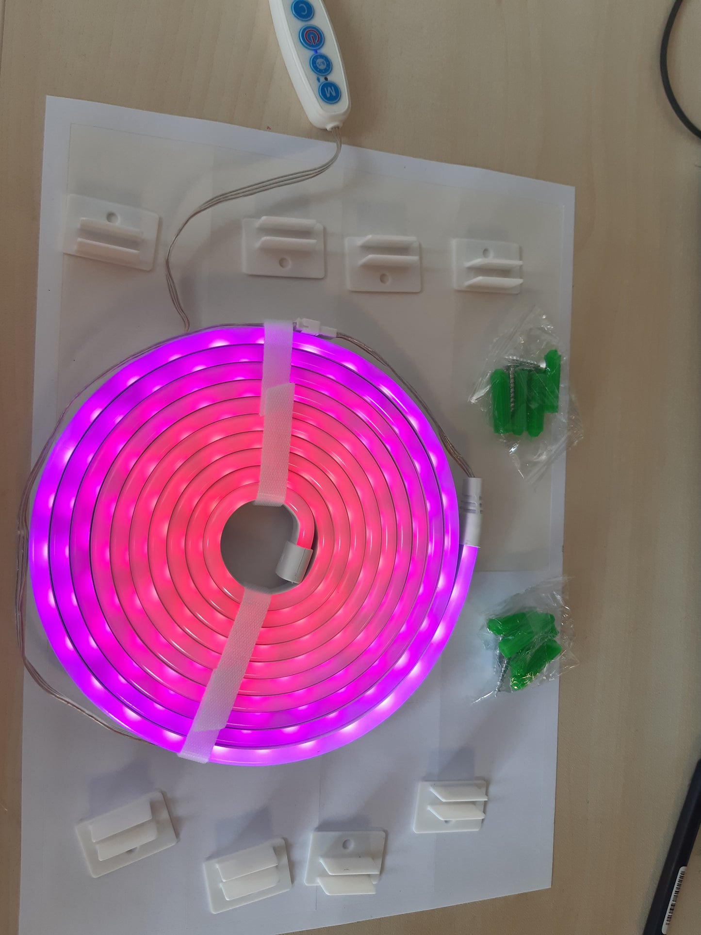 197236 - MERGBW-HOME Shirit LED Neoni 3m, Llambë RGB me Kontroll Aplikacioni, 5V, Forma DIY, Sinkronizim Muzikor, Përdorim për Dhomë Ndenjeje, Dhomë Gjumi, Mur, Dekor Lojërash