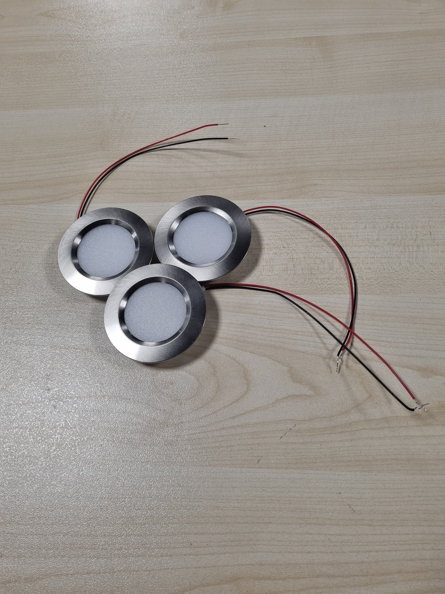 240909 - Set me 4 pjesë ndriçues LED 12V 3W të futur, ndriçues LED të sheshtë për vrima montimi 55-58 mm dhe 14 mm, ndriçues tavani 12V IP44 të errësueshëm, ngjyrë nikeli, e bardhë e ftohtë 6000k