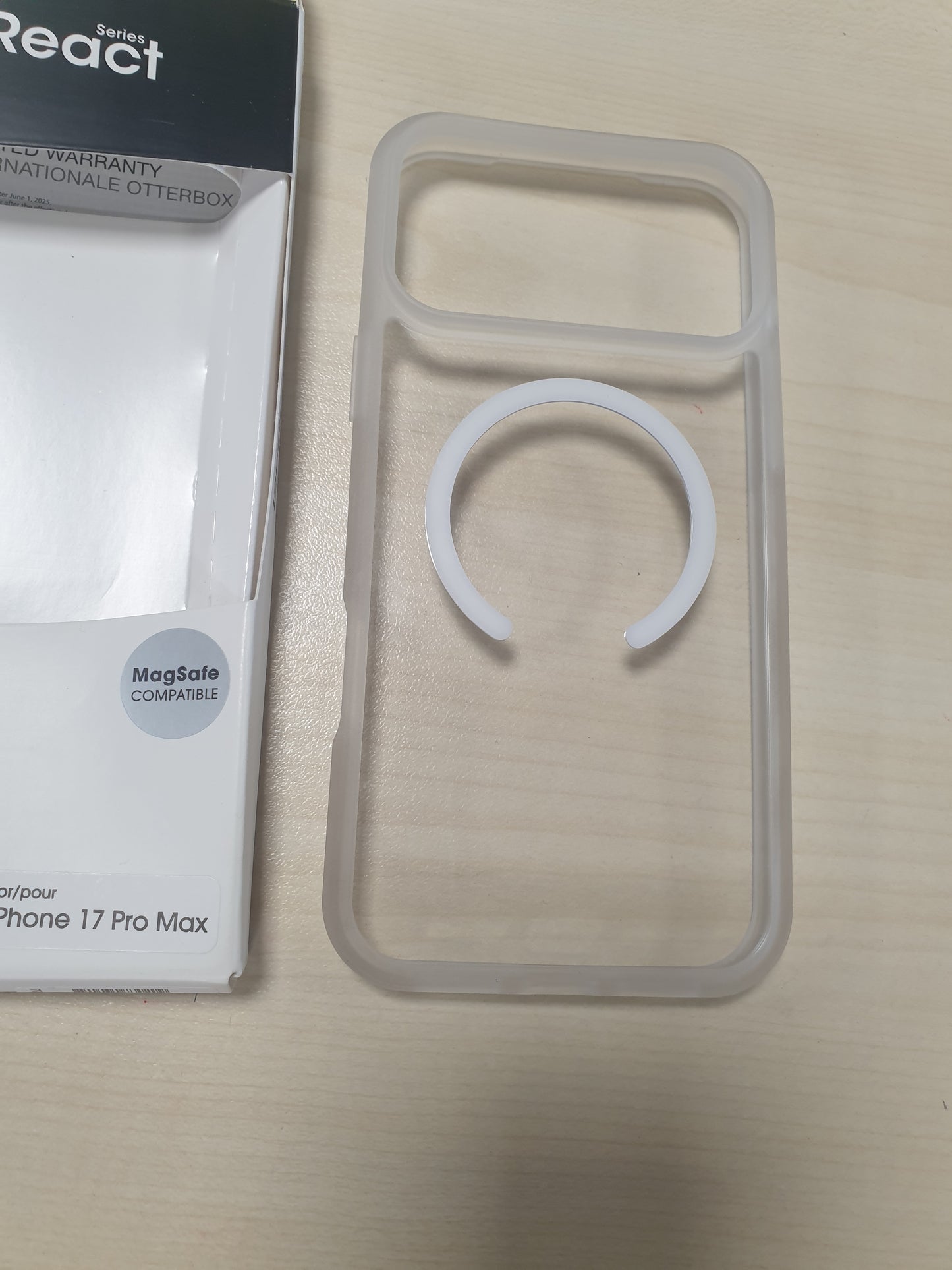 266515 - OTTERBOX REACT SERIES, Mbështjellëse MagSafe për iPhone 17 Pro Max, Rezistente ndaj goditjeve, Rezistente ndaj rënieve, Ultra e hollë, Mbrojtje e hollë, e testuar në gradë ushtarake, Transparente.