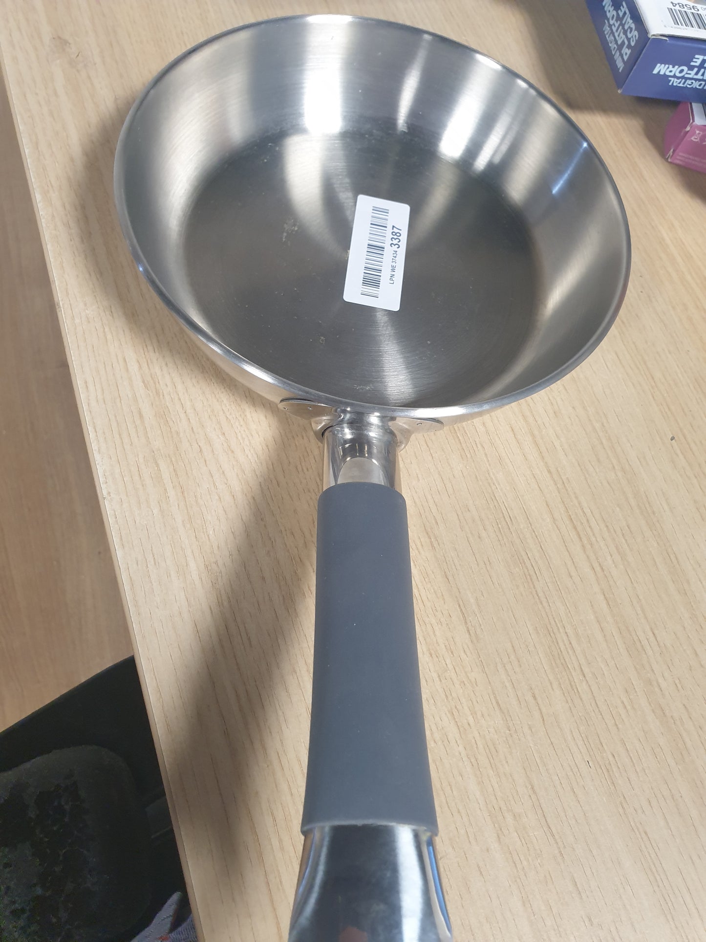 214505 - BRA Tigan 20 cm, çelik inox, pa PFOA, me induksion të plotë, dorezë e veshur me silikon