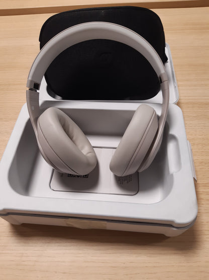 112644 - BEATS Kufje Studio Pro Bluetooth pa Tel me Anulim Zhurme - Audio Hapësinore e Personalizuar, Hyrje USB-C, e Pajtueshme me Apple dhe Android - Ngjyra Guri Rërë