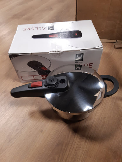 170131 - BRA - Tenxhere me Presion ALLURE prej Çeliku Inox 18/10, Kapacitet 4L, me 2 Programe Gatimi dhe Sistem Mbylljeje/Hapjeje, e Përshtatshme për të Gjitha Llojet e Kuzhinave