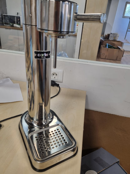 213031 - AARKE Karbonator dhe shishe uji, me përfundim çeliku