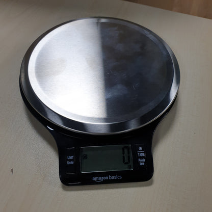 248046 - PESHA DIXHITALE KUZHINE AMAZON BASICS ME EKRAN LCD, ÇELIK INOKS, PA BPA, PESHA DERI NË 11 LBS, E ZEZË