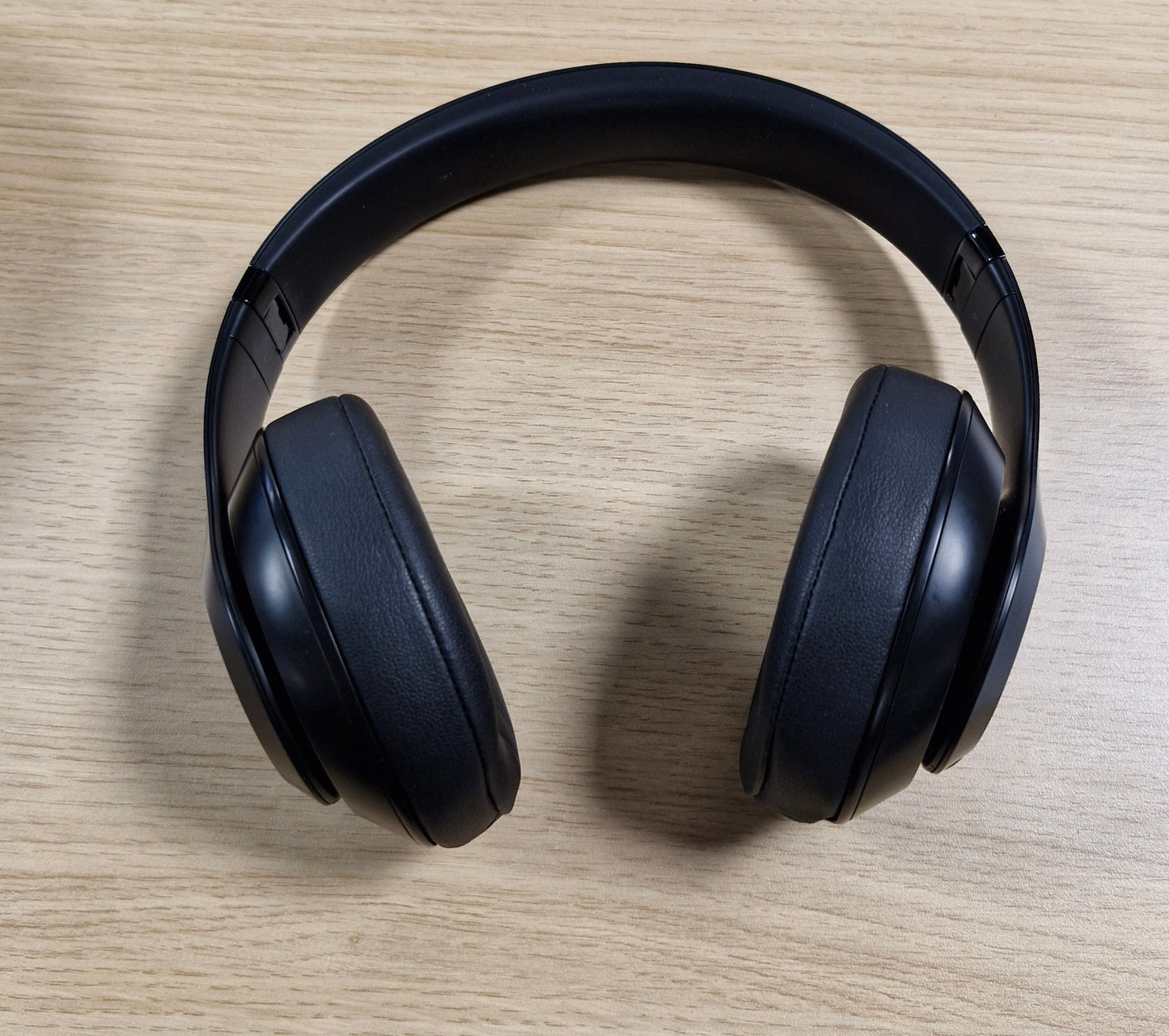 112624 - BEATS STUDIO3 - Kufje Bluetooth pa tel, me Çip Apple W1, Anulim Aktiv i Zhurmës, Kohë Dëgjimi 22 Orë, Ngjyra E Zezë Mat