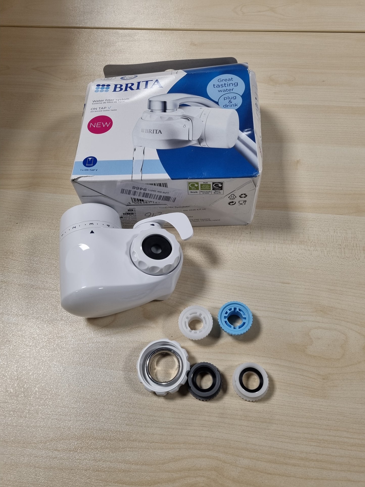 240210 - BRITA ON TAP V Sistemi i Filtrimit të Ujit, përfshin 1 fishek, zvogëlon mikropjesëzat, PFAS-të, metalet dhe substancat që ndikojnë në shije