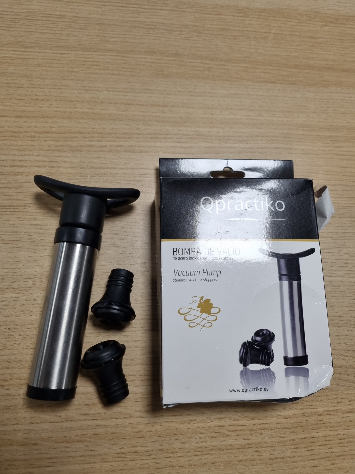 220253 - QPRATICO - Pompë vakumi për verë, Çelik inox, me 2 tapa silikoni, e lehtë për t’u përdorur