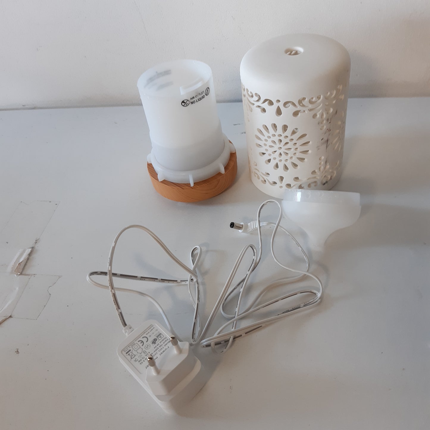 218077 - VANKARR - Difuzues Arome për Vajra Esencialë 100ml, Lagështues Ultrasonik, i Bardhë