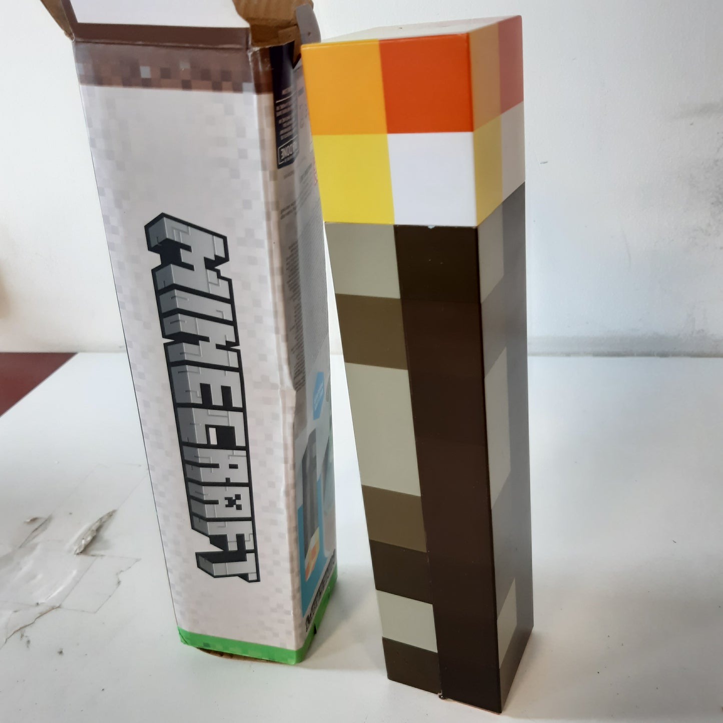 222514 - MINECRAFT Dritë pishtari - Me licencë zyrtare, 2 mënyra drite, funksionon me bateri