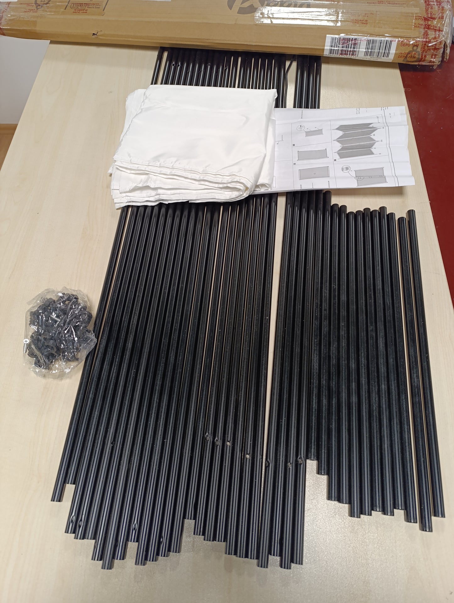 244526 - VIDA XL Ndarës Dhome me 6 Panele, i Bardhë 300x200 cm, Material