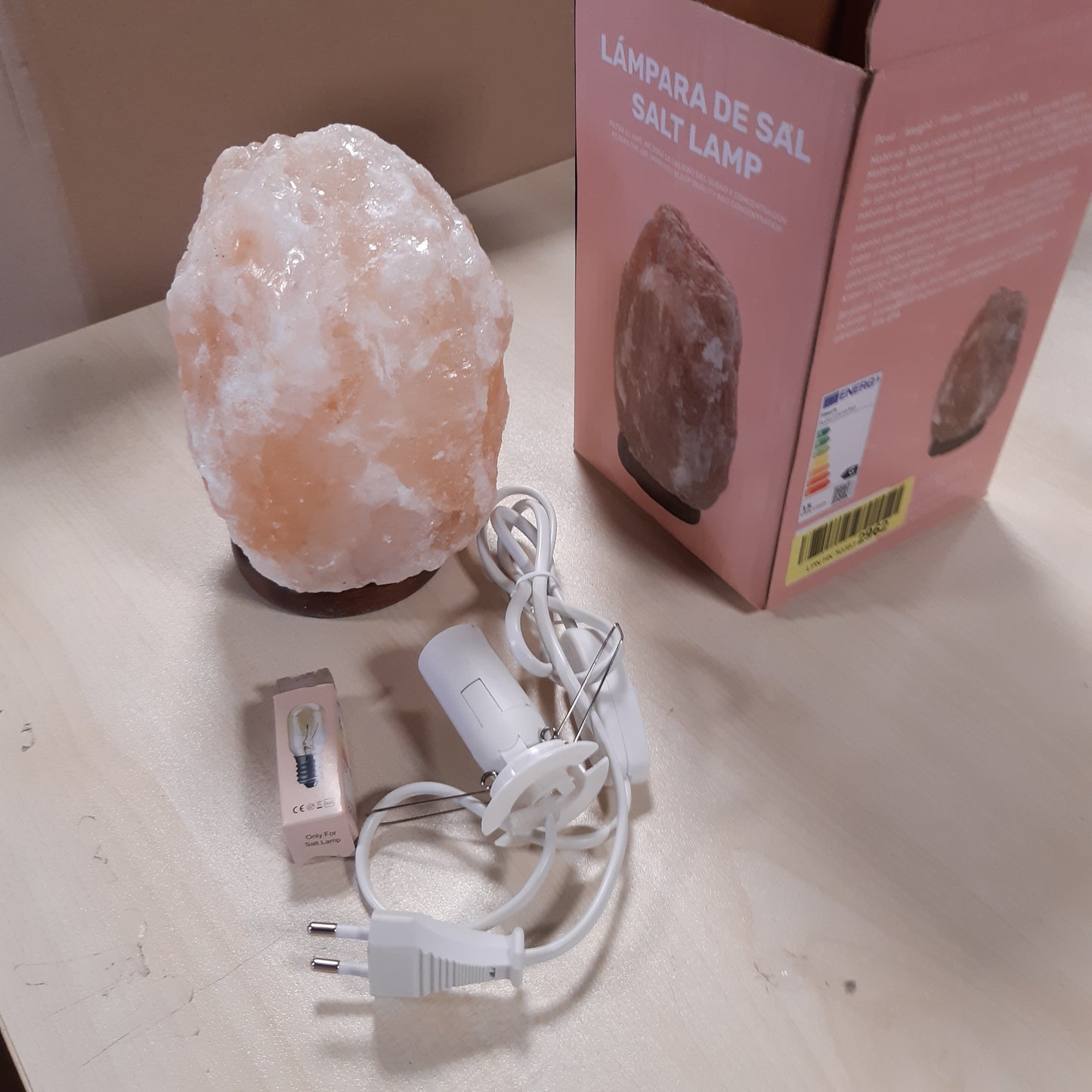 252279 - SALT RANGE Llambë Pakistani Fisura, Peshon 2 deri në 3 kg, me bazë druri, kabllo dhe llambë 15W, rozë