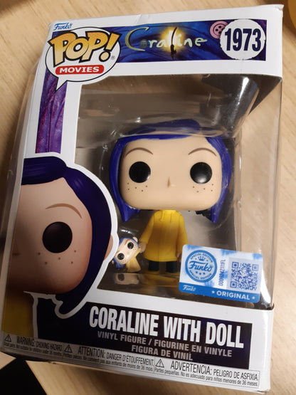 141557 - Funko Pop! Coraline me kukullën #1973 ekskluzive vinyl + mbrojtëse (protektor).