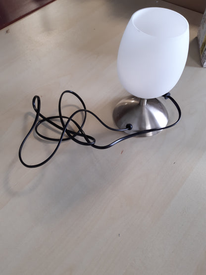 246724 - BKLicht - LLAMBË NATE ME KONTROLL ME PREKJE, E ZBEHTË, PRIZË E14, NGJYRË E BARDHË QELQI TULIPANI, LLAMBË TAVOLINE, LLAMBË, LLAMBË NATE, LLAMBË TAVOLINE, LLAMBË ZYRE, LLAMBË LEXIMI, DRITË LEXIMI, 10.8X19.5 CM, E BARDHË NIKELI MAT