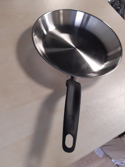 251488 - TEFAL Tigan Primary 28cm prej çeliku inox, Garanci 10-vjeçare, i pajtueshëm me induksion, E3080604
