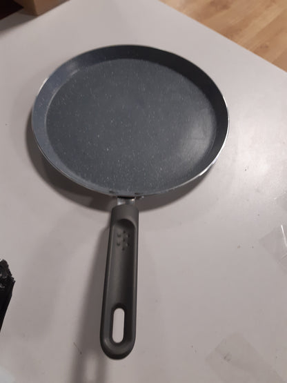 253161 - CREALYS 539346 AUTAN Tigan për Krep Alumini Ø 26cm - Veshje Qeramike, Gri - Dorezë Silikoni Rezistente ndaj Nxehtësisë