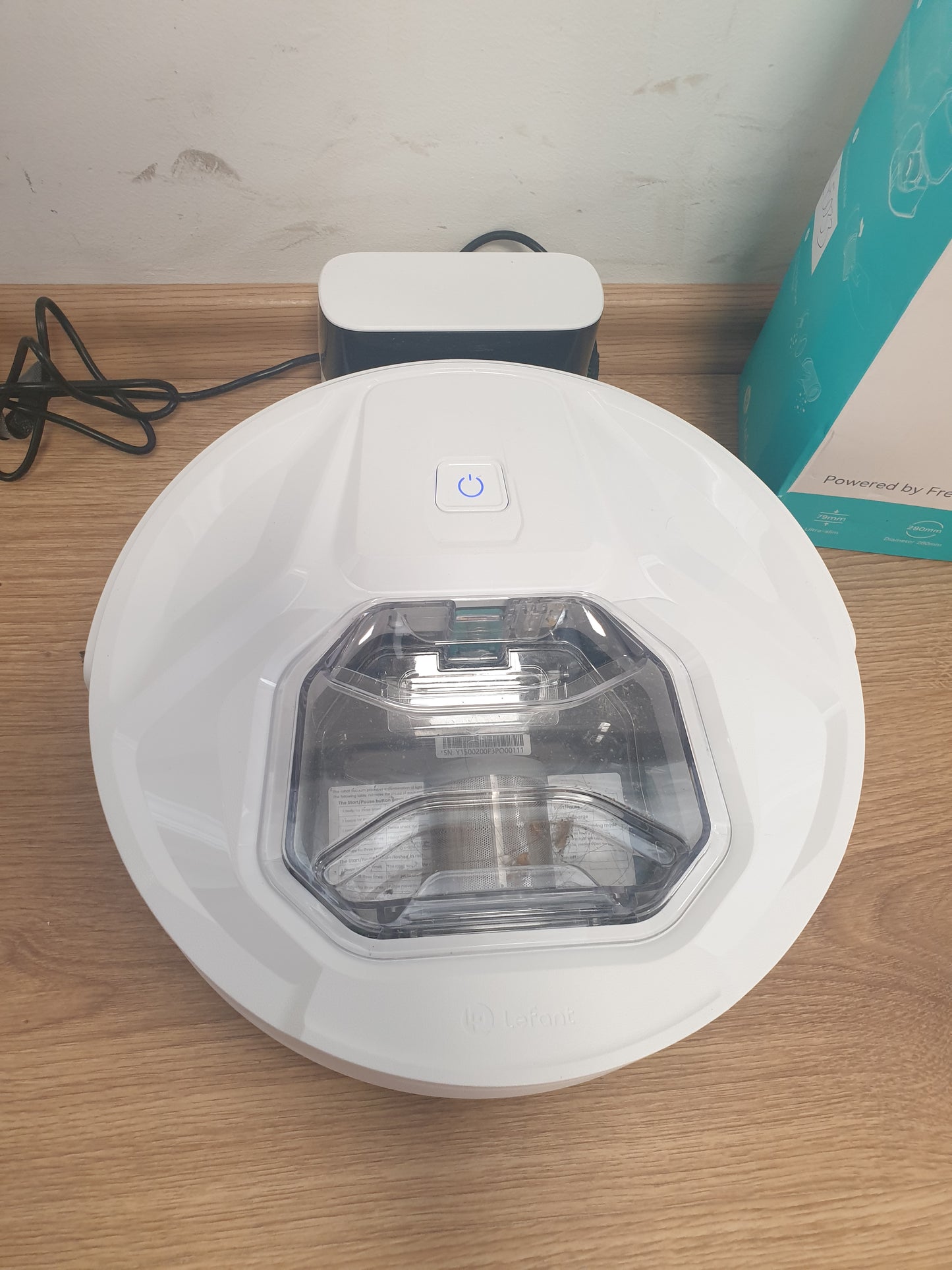 245033 - LEFANT, Fshesë me korrent robot M320, Thithje 6000Pa, Dysheme/qilima të fortë