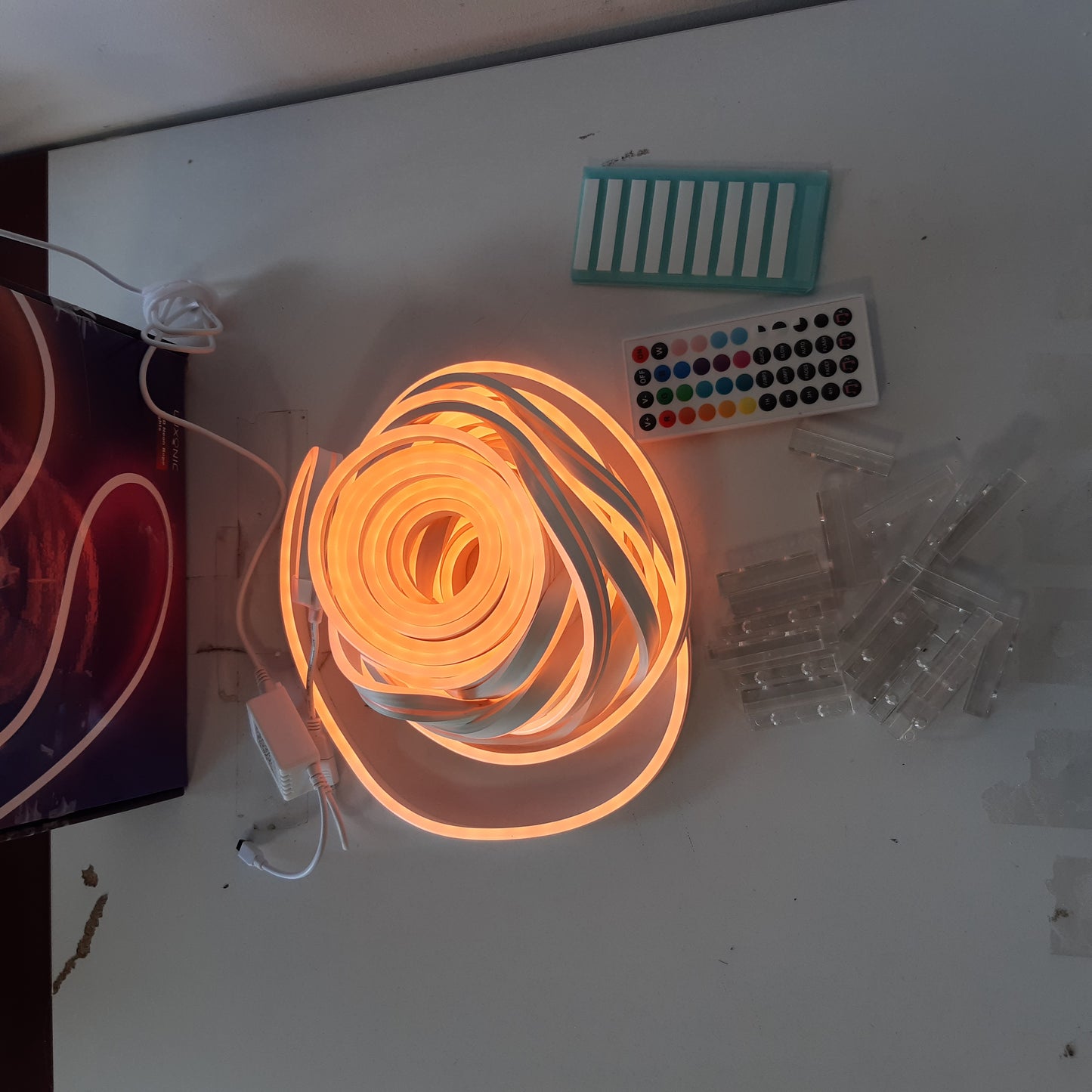 213786 - LUXONIC Shirit LED Neoni 10M, Bluetooth RGB, IP65 Rezistent ndaj Ujit, Silikon me Sinkronizim Muzikor, 10m