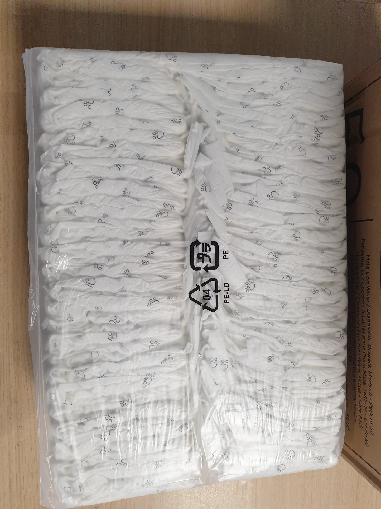 213913 - AMAZON BASICS Pelena për qen meshkuj, M, pako me 50 copë, të bardha