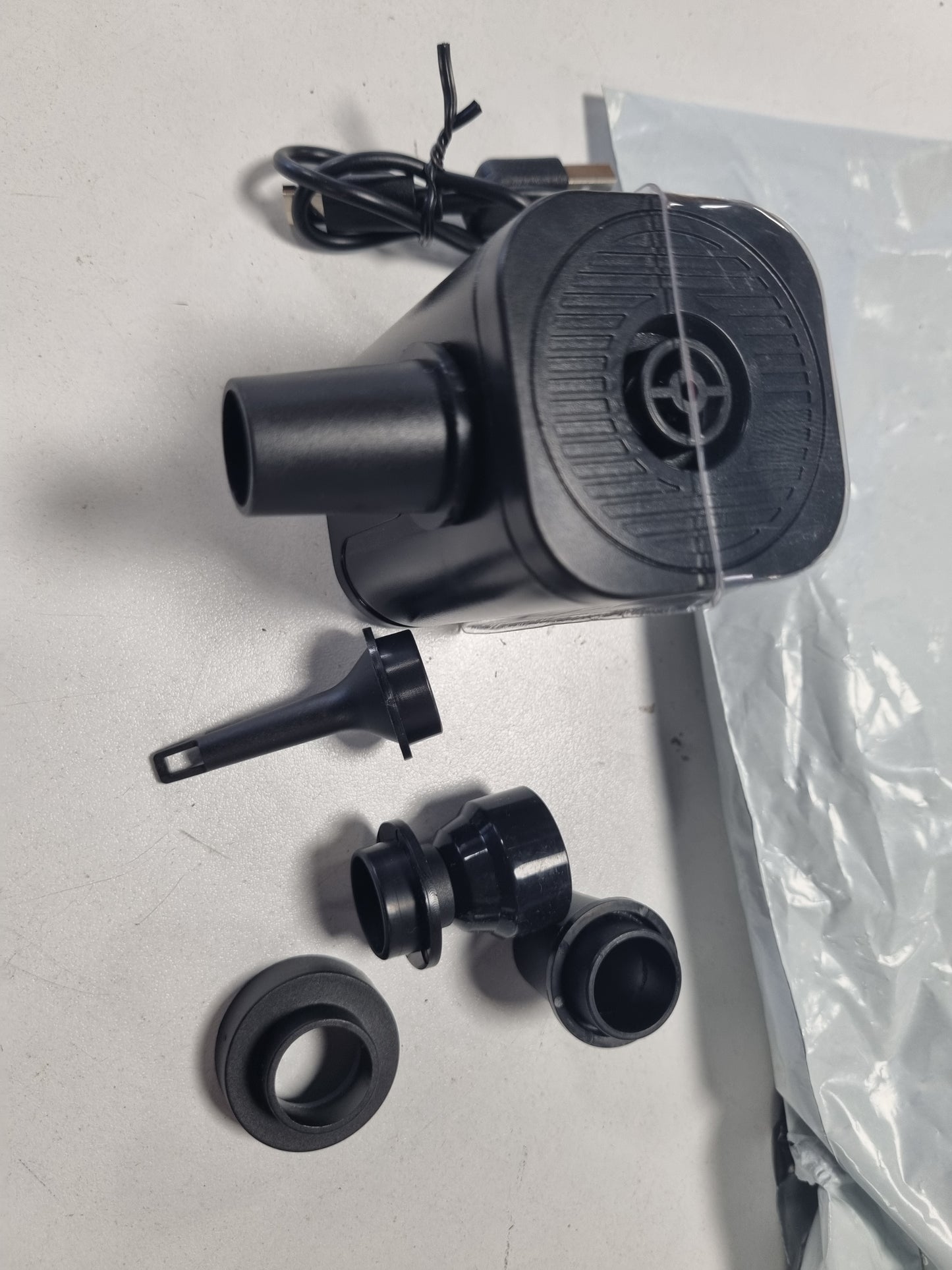 222344 - Kompaktues Pompë Elektrike Portative Pa Tel për Qese Ruajtjeje me Vakum - Karikim USB - I Fuqishëm - Dizajn Kompakt