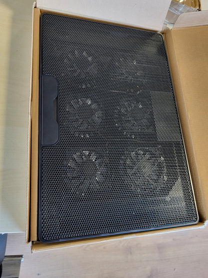 269135 - Amazon Basics Mbështetëse për Laptop me 6 Ventilatorë të Qetë, për Laptopë 12-17 inç, me Porta USB-A dhe USB-C, e Rregullueshme në Lartësi