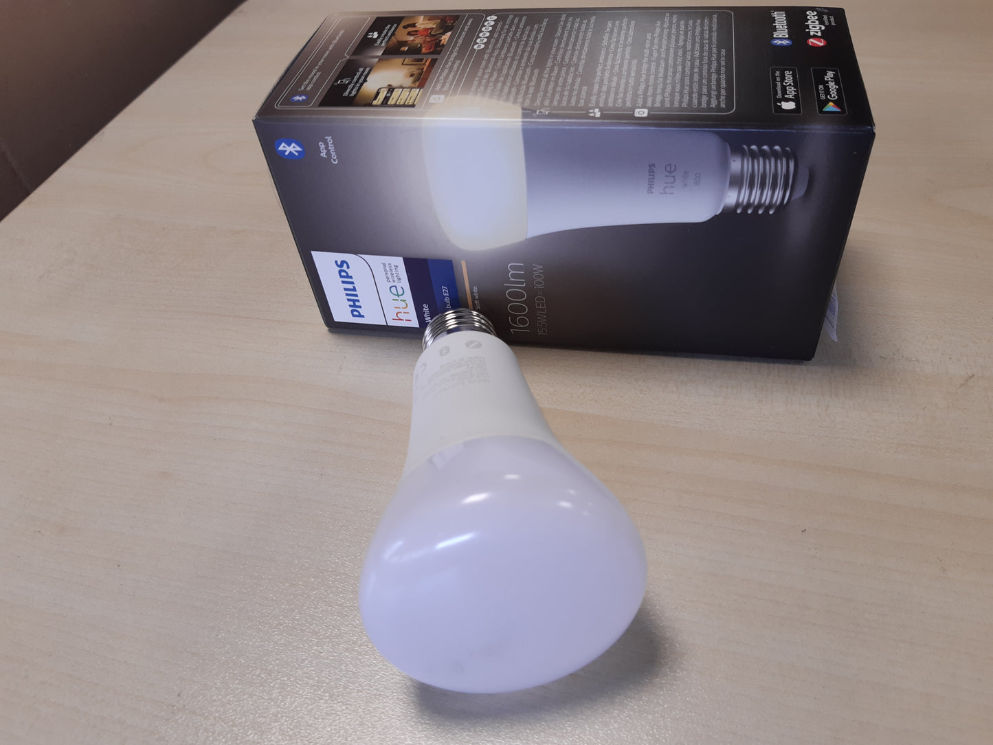 261187 - PHILIPS HUE White E27, 1600lm, dritë e bardhë e ngrohtë, e errësueshme, kontroll nëpërmjet aplikacionit, e pajtueshme me Amazon Alexa