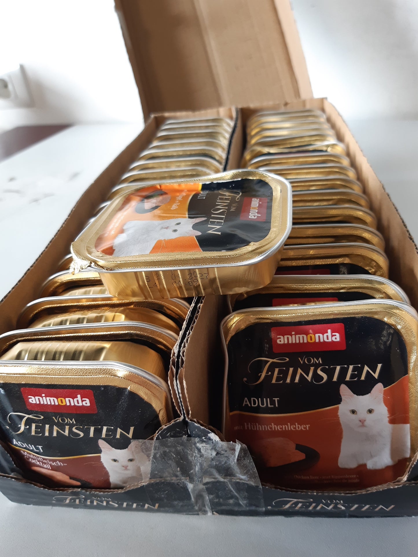 256783 - ANIMONDA VOM FEINSTEN ADULT VARIETY (32 X 100 G) - USHQIM I LAGËS PËR MACE TË RRITURA, PA DRITHËRA DHE PA SHEQER, ME PËRBËRËS 100% TË FRESHËT