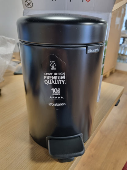 222432 - BRABANTIA Kosh plehrash me pedale, i zi, 3 L