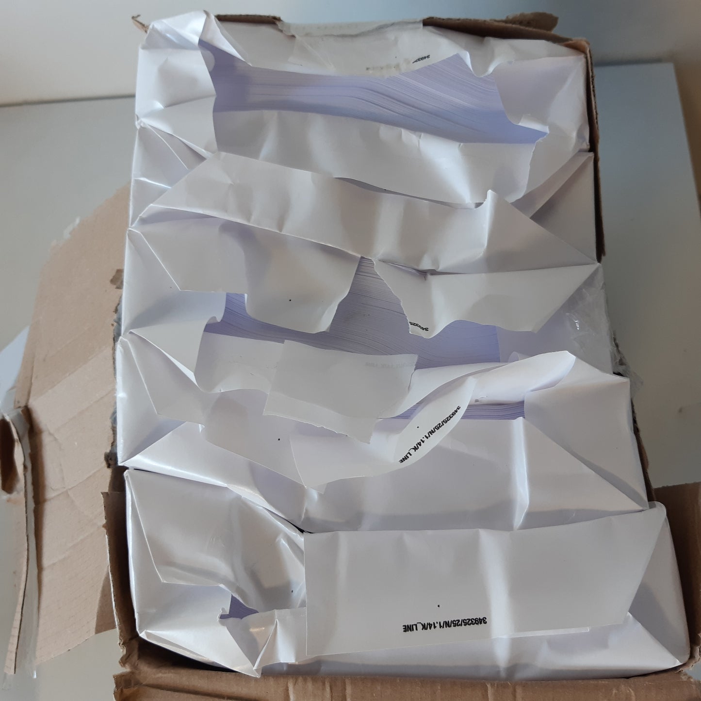 189491 - AMAZON BASICS Letër Printimi Shumëpërdorimëshe e Bardhë, Madhësia A4, Pesha 80gsm, Sasia 2500 Copë, 5 Pako me nga 500 Copë