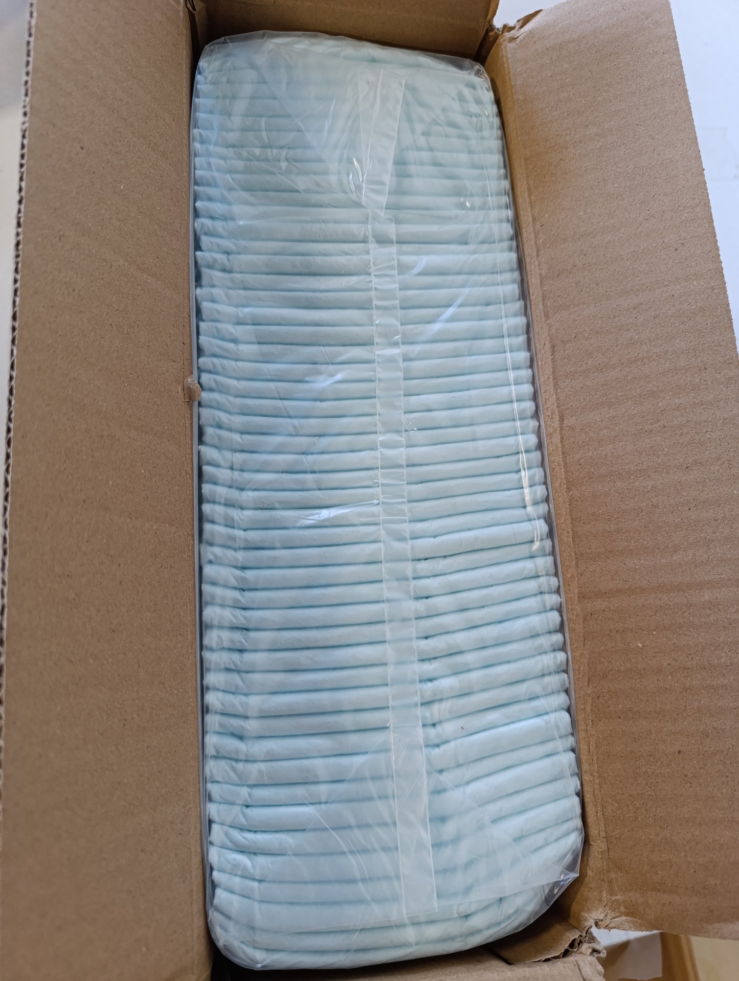 216120 - AMAZON BASICS Mbrojtëse stërvitjeje për qen dhe këlyshë, dizajn 5 shtresa, madhësi e rregullt, 50 copë