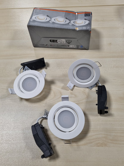 240167 - OSRAM Set ndriçuesish LED të futur në dritë, 4.9W, 220lm, 2700K, Spot tavani Ø90mm, 120°, i bardhë, i rrotullueshëm, Set me 3 copë