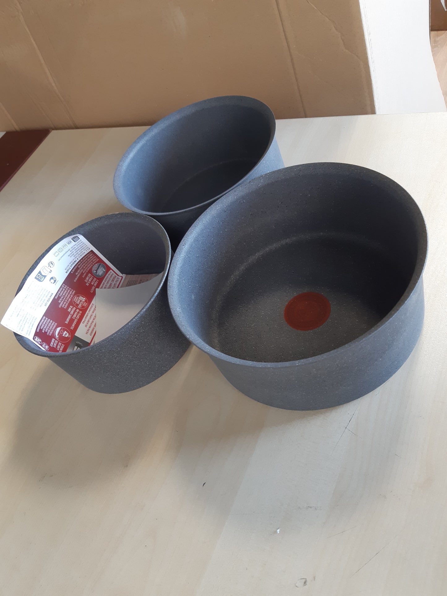 183151 - TEFAL Set 3 Tenxhere Ingenio me Madhësi 16/18/20cm + Dorëzë e Lëvizshme, E Pajtueshme me Induksion, Shtresë Jo-Ngjitëse, E Stivueshme, E Sigurt për Lavastovilje, E Prodhuar në Francë, Modeli L7669253