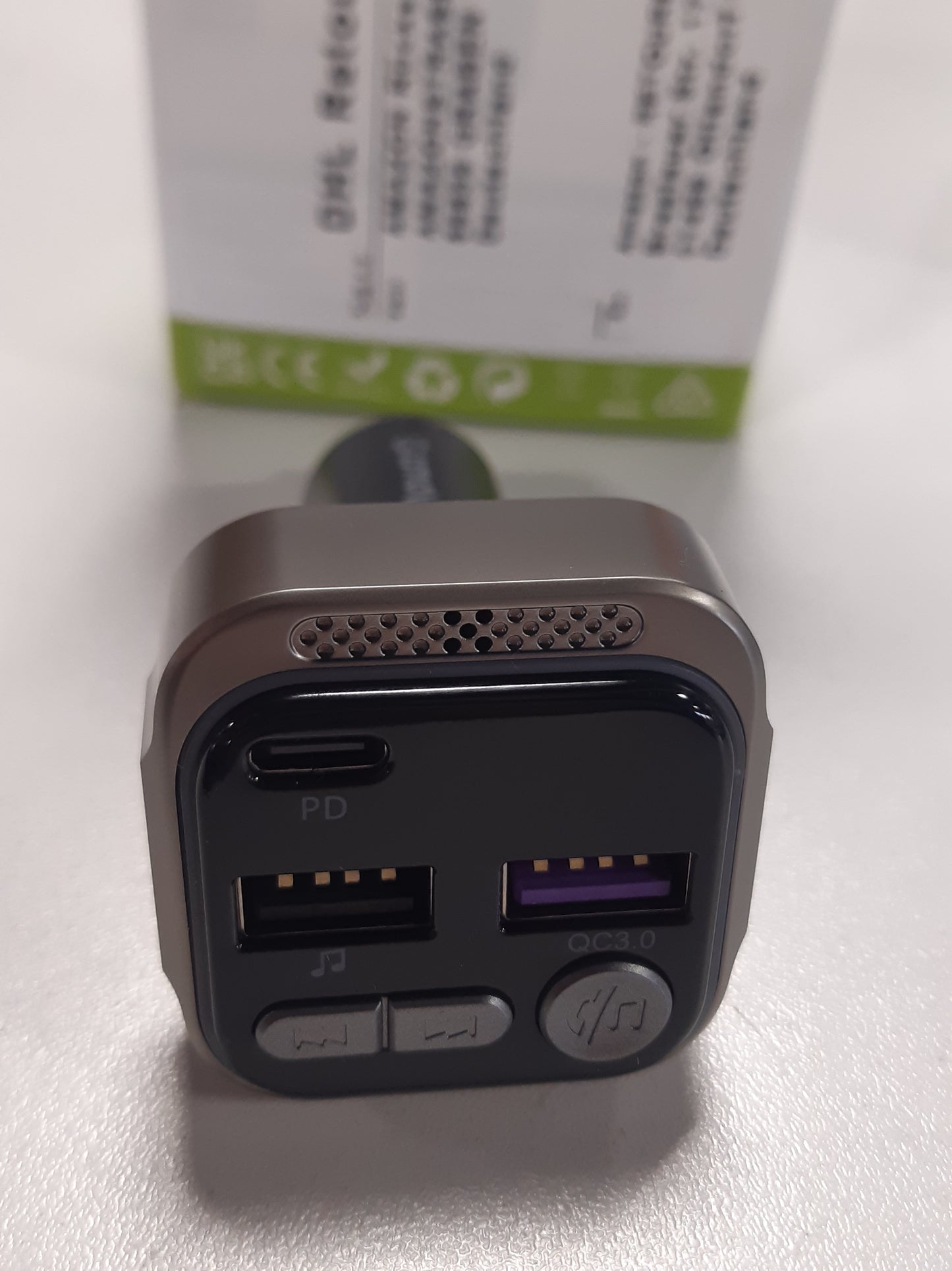190051 - GIZMOVINE - Adaptues Bluetooth për Makinë, Transmetues FM, USB C QC PD 36W, Set për Makinë pa Duart, Prizë Bluetooth 12V 24V, për Radio Makinë dhe Telefon Celular, Player MP3