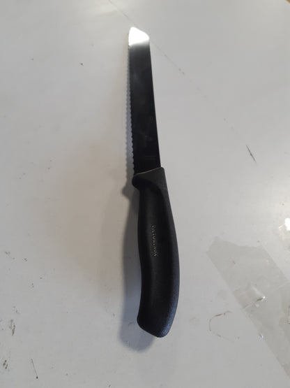 196078 - VICTORINOX Thikë Profesionale Buke Swiss Classic, Teh Ekstra i Mprehtë dhe i Dhëmbëzuar, 21 cm, Dorezë Plastike e Fortë, Çelik Inoks, E Zezë