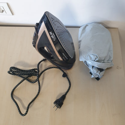 234944 - CALOR - Hekur me avull Puregliss, 3000 W, prodhim avulli 50 g/min, funksion shtimi me avull 280 g/min, fikje automatike sigurie, prodhuar në Francë