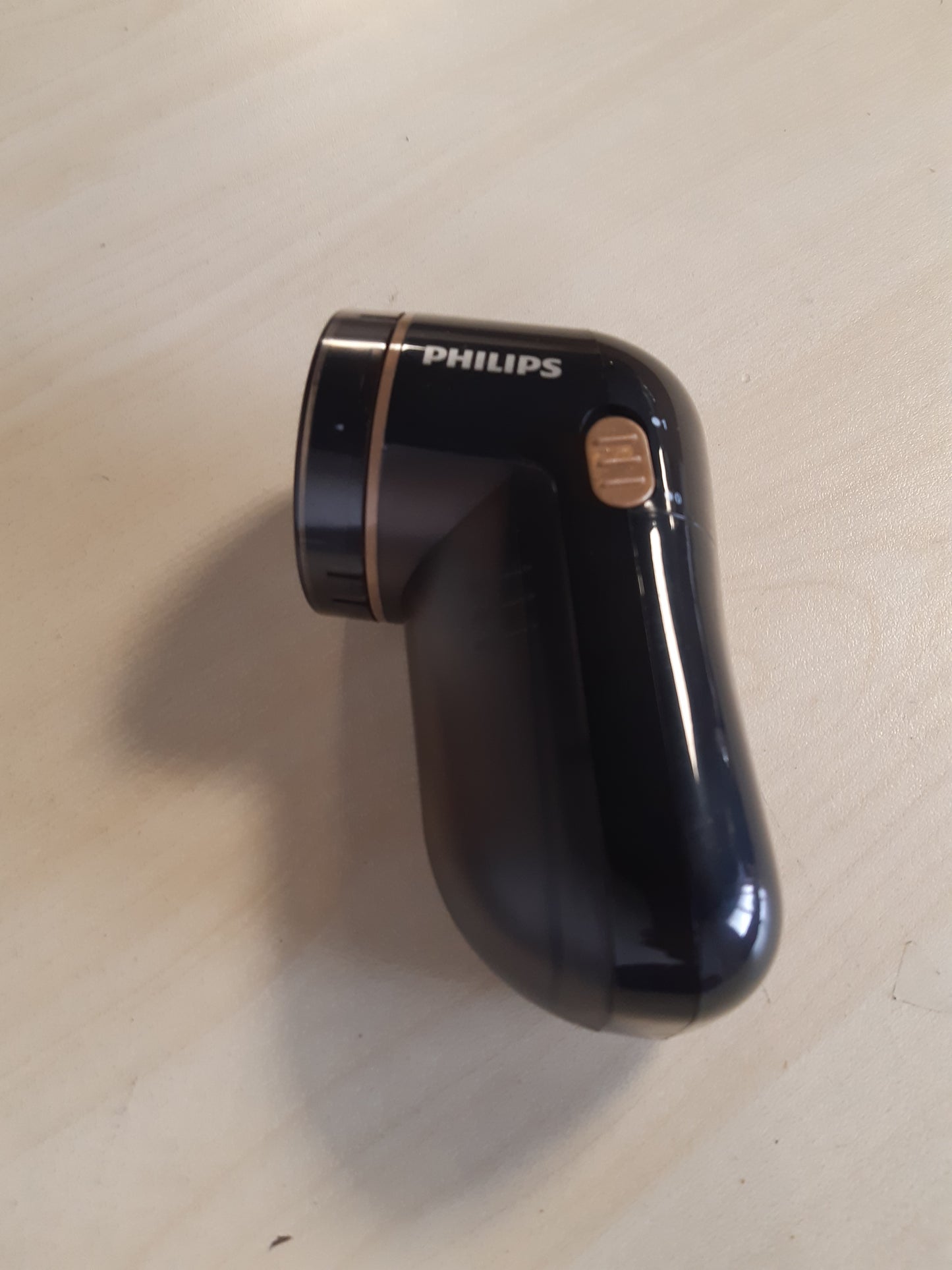 224593 - PHILIPS Heqës pushi 8800 RPM, Teh i madh, 3 madhësi rrjete, Funksionon me 2 bateri AA, Dizajn kompakt (GC026/80)