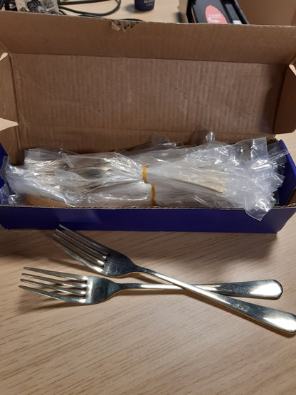 177925 - TARGZIER Set Takëmesh për 6 Persona, Enë Tavoline prej Çeliku Inox, 30 Pjesë, Ngjyrë Ari Shampanje, Përfshin Thikë, Pirun dhe Lugë, Me Shkëlqim të Lartë, e Lëmuar, Mund të Lajet në Lavastovilje