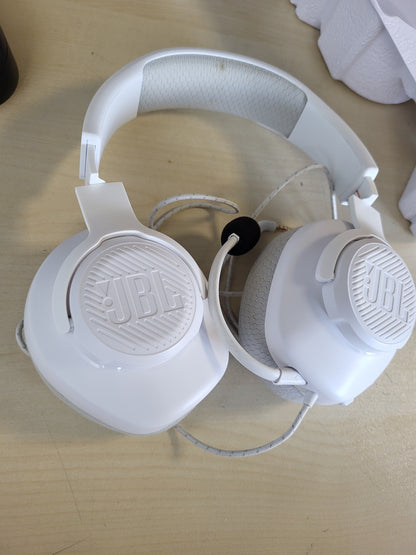 268238 - JBL Kufje Quantum 100M2 me JBL QuantumSOUND Signature, prizë 3.5 mm, mikrofon të shkëputshëm, të bardha