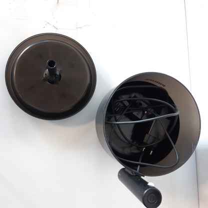 260475 - PHILIPS Shatërvan për Pije - Kapacitet 2.2L, Filtrim me shumë shtresa, Sensor lëvizjeje, Pompë e heshtur, Enë që nuk derdhet, Rezistent ndaj gërvishtjeve, Pastrim i lehtë, Bazë e qëndrueshme (PAW3210/02)