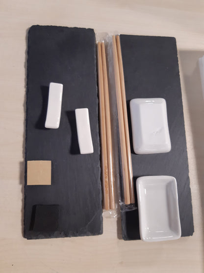 252745 - Pjatë sushi MORITZ & MORITZ me 10 pjesë dhe tasa për salcë për 2 persona - 30x10 cm - enë për sushi, pjata prej argjile me shkopinj, vende për pushim, tasa për salcë, pjata prej argjile