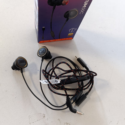 268346 - JBL Quantum 50C, kufje për lojëra me tel USB-C, JBL QuantumSURROUND, mikrofon i fokusuar te zëri, rrëshqitës volumin, funksion heshtjeje, të zeza