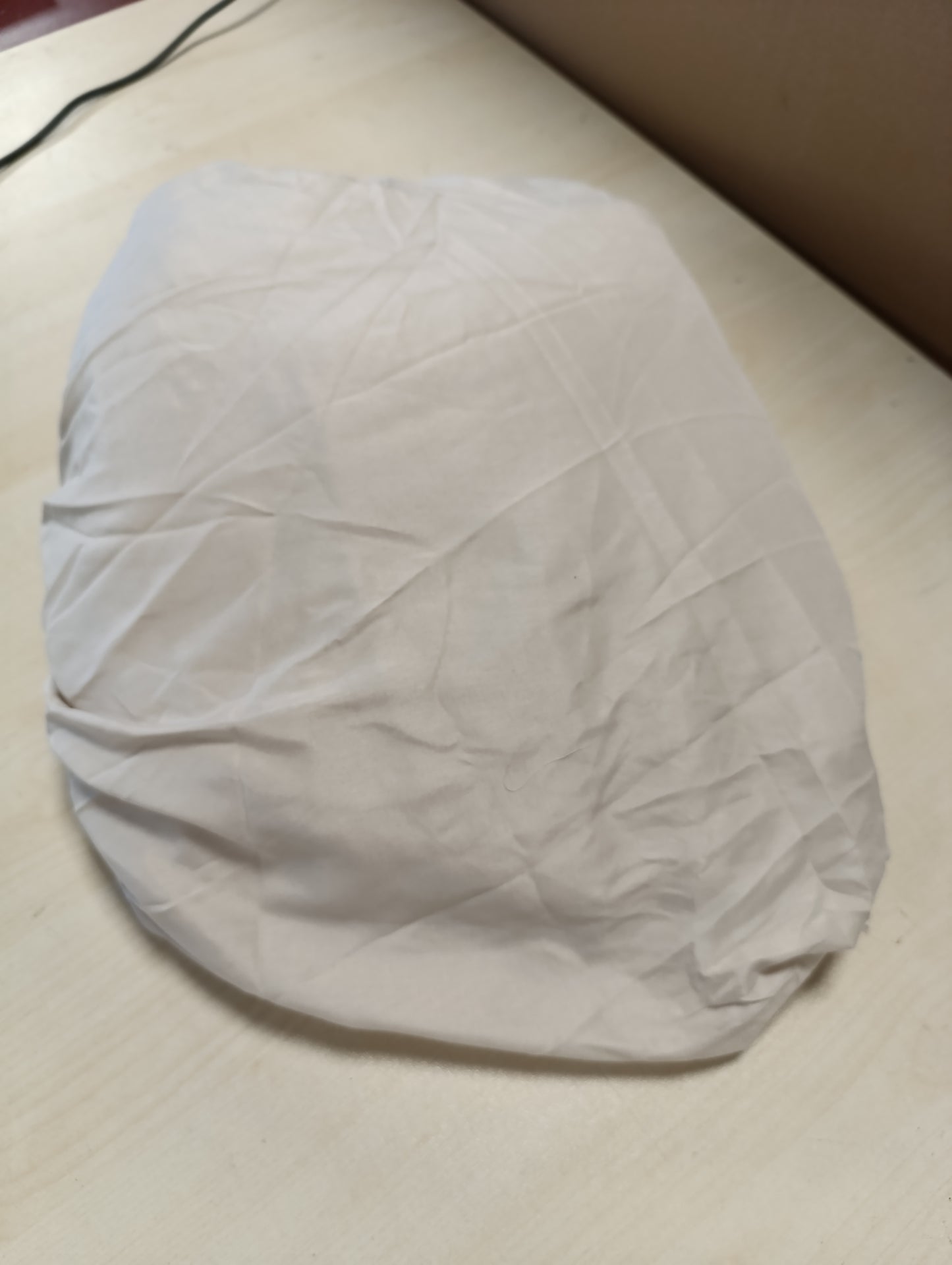 216068 - AMAZON BASICS Çarçaf i montuar me mikrofibër, 140 x 200 cm, Lartësia e dyshekut deri në 30 cm